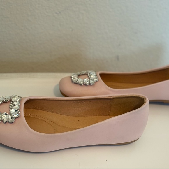 Elegant Pink Embellished Flats - Picture 3 of 3